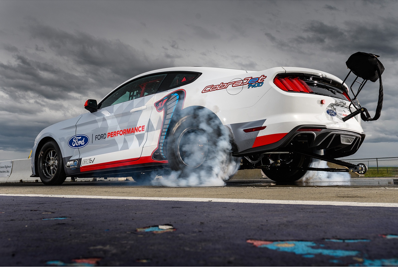 2020 Ford Mustang Cobra Jet 1400 Prototype Burnout Wallpapers  (6)