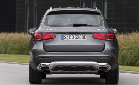 2020 Mercedes-Benz GLC 350e 4MATIC EQ Power (Color: Selenite Grey Metallic; EU-Spec) Rear Wallpapers 450x275 (4)