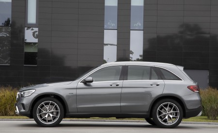 2020 Mercedes-Benz GLC 350e 4MATIC EQ Power (Color: Selenite Grey Metallic; EU-Spec) Side Wallpapers 450x275 (6)