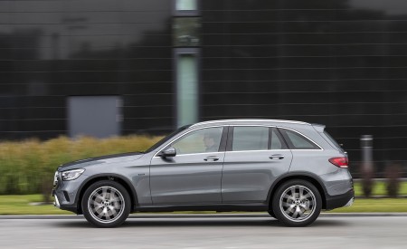 2020 Mercedes-Benz GLC 350e 4MATIC EQ Power (Color: Selenite Grey Metallic; EU-Spec) Side Wallpapers 450x275 (2)
