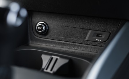 2021 Audi Q2 35 TFSI (UK-Spec) Central Console Wallpapers  450x275 (182)