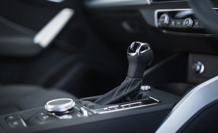 2021 Audi Q2 35 TFSI (UK-Spec) Central Console Wallpapers 450x275 (170)