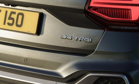 2021 Audi Q2 35 TFSI (UK-Spec) Detail Wallpapers 450x275 (148)