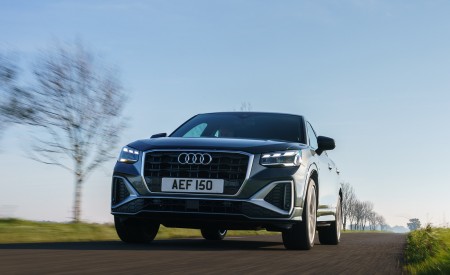 2021 Audi Q2 35 TFSI (UK-Spec) Front Wallpapers  450x275 (101)