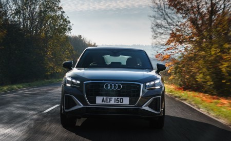 2021 Audi Q2 35 TFSI (UK-Spec) Front Wallpapers 450x275 (102)