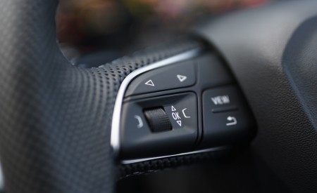 2021 Audi Q2 35 TFSI (UK-Spec) Interior Detail Wallpapers 450x275 (166)