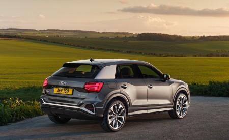 2021 Audi Q2 35 TFSI (UK-Spec) Rear Three-Quarter Wallpapers 450x275 (128)