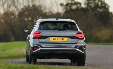 2021 Audi Q2 35 TFSI (UK-Spec) Rear Wallpapers 450x275 (118)