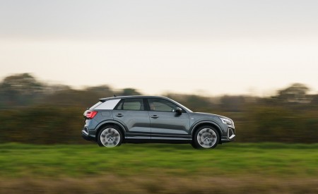2021 Audi Q2 35 TFSI (UK-Spec) Side Wallpapers  450x275 (119)