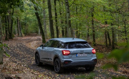 2021 Audi Q2 (Color: Arrow Gray) Rear Three-Quarter Wallpapers 450x275 (14)