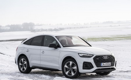 2021 Audi Q5 Sportback (Color: Glacier White) Front Three-Quarter Wallpapers  450x275 (9)
