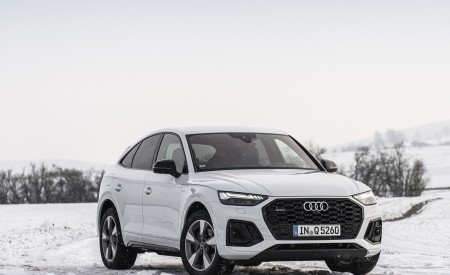 2021 Audi Q5 Sportback (Color: Glacier White) Front Three-Quarter Wallpapers  450x275 (10)