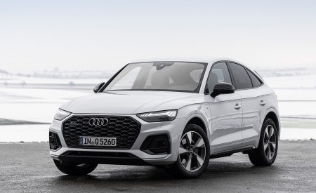 2021 Audi Q5 Sportback (Color: Glacier White) Front Three-Quarter Wallpapers  450x275 (11)