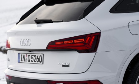 2021 Audi Q5 Sportback (Color: Glacier White) Tail Light Wallpapers  450x275 (25)