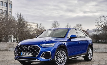 2021 Audi Q5 Sportback (Color: Ultra Blue) Front Three-Quarter Wallpapers 450x275 (78)