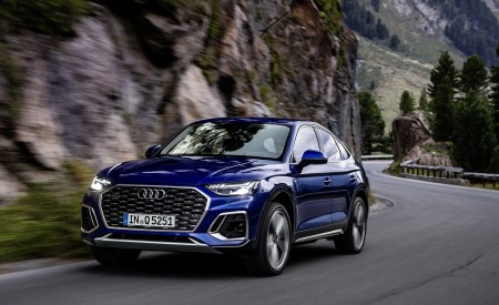 2021 Audi Q5 Sportback (Color: Ultra Blue) Front Three-Quarter Wallpapers 450x275 (67)