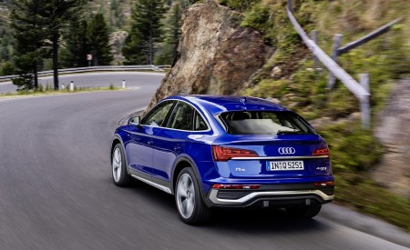 2021 Audi Q5 Sportback (Color: Ultra Blue) Rear Three-Quarter Wallpapers  450x275 (69)