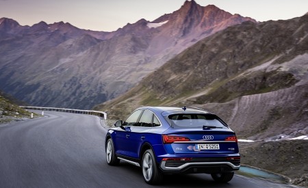 2021 Audi Q5 Sportback (Color: Ultra Blue) Rear Three-Quarter Wallpapers  450x275 (62)