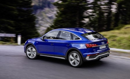 2021 Audi Q5 Sportback (Color: Ultra Blue) Rear Three-Quarter Wallpapers 450x275 (72)