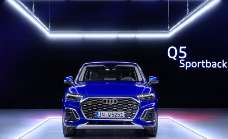 2021 Audi Q5 Sportback Front Wallpapers 450x275 (136)