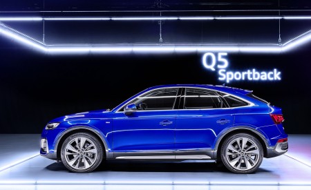 2021 Audi Q5 Sportback Side Wallpapers 450x275 (139)