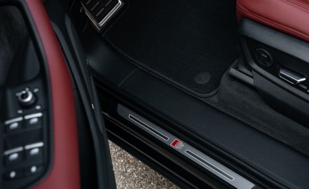 2021 Audi SQ7 (US-Spec) Door Sill Wallpapers 450x275 (23)