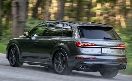 2021 Audi SQ7 (US-Spec) Rear Three-Quarter Wallpapers 450x275 (2)