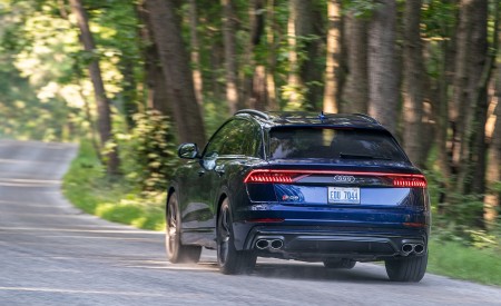 2021 Audi SQ8 (US-Spec) Rear Wallpapers 450x275 (2)