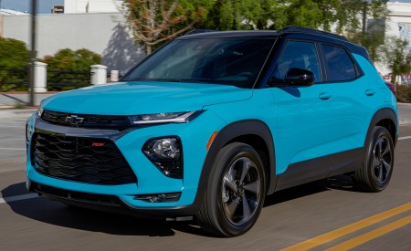 2021 Chevrolet Trailblazer RS Front Three-Quarter Wallpapers 450x275 (2)