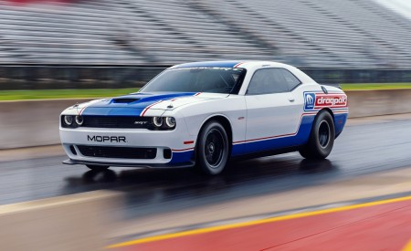2021 Dodge Challenger Mopar Drag Pak Front Three-Quarter Wallpapers  450x275 (2)