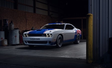 2021 Dodge Challenger Mopar Drag Pak Front Three-Quarter Wallpapers 450x275 (14)