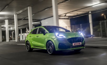2021 Ford Puma ST Front Three-Quarter Wallpapers  450x275 (38)
