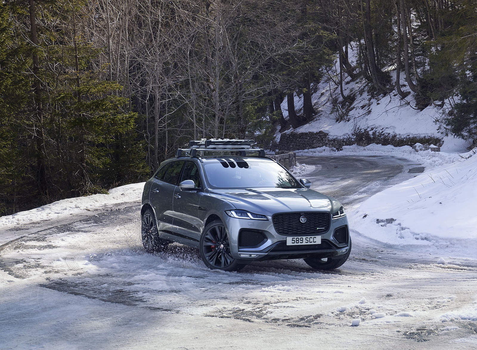 2021 Jaguar F-PACE Front Three-Quarter Wallpapers  (13)