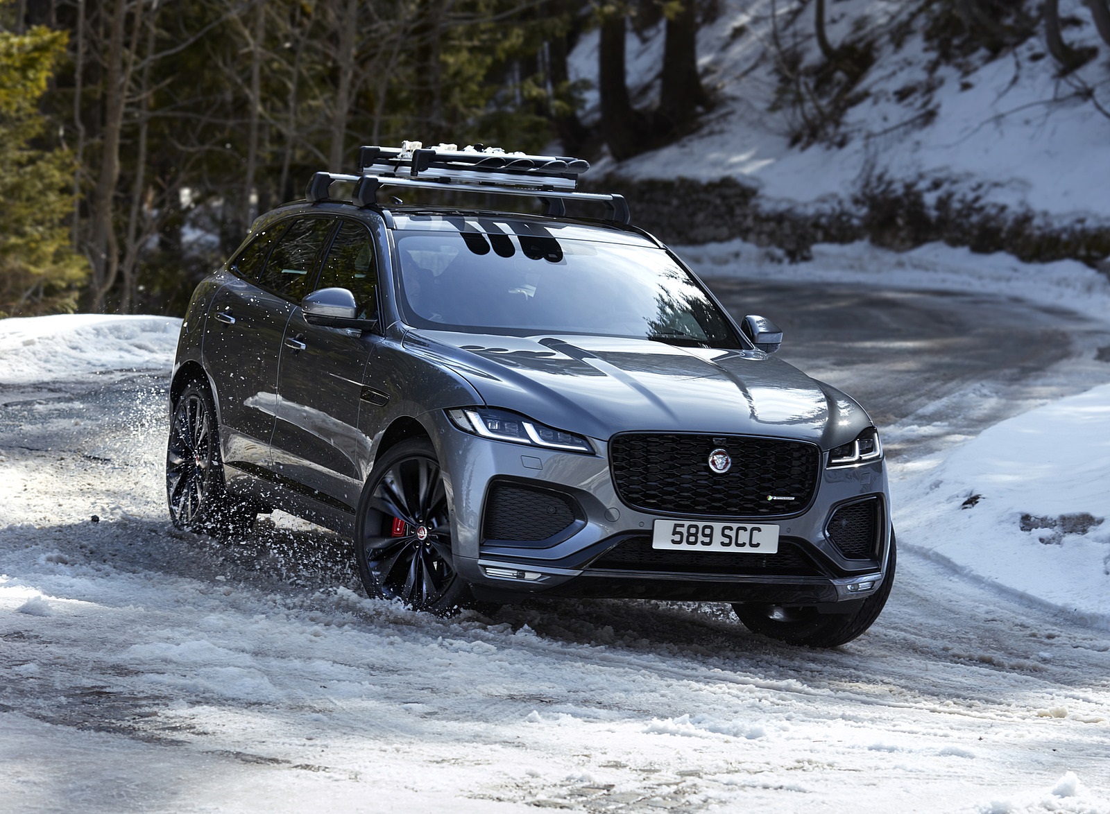 2021 Jaguar F-PACE Front Three-Quarter Wallpapers  (14)