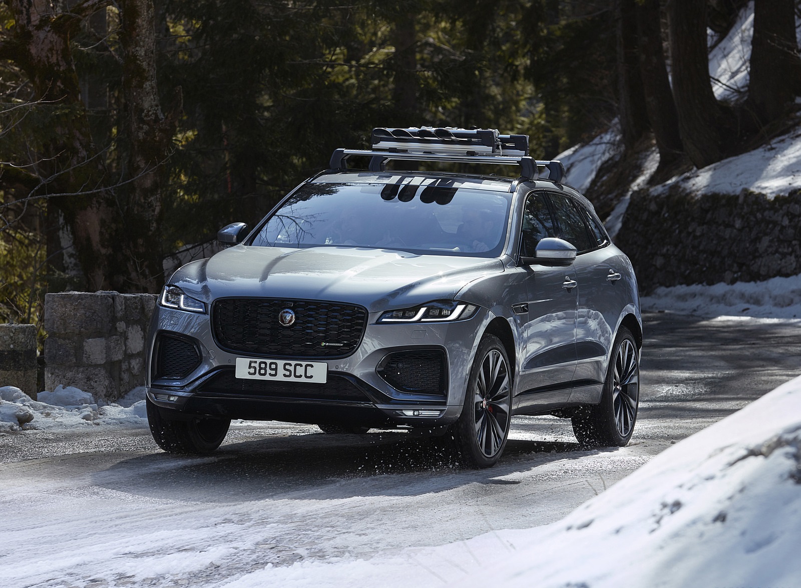 2021 Jaguar F-PACE Front Three-Quarter Wallpapers  (15)