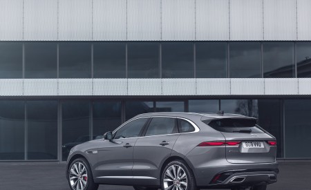 2021 Jaguar F-PACE Rear Three-Quarter Wallpapers 450x275 (45)