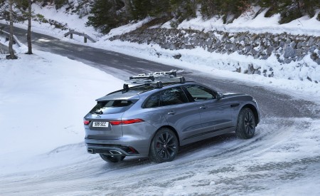 2021 Jaguar F-PACE Rear Three-Quarter Wallpapers 450x275 (24)