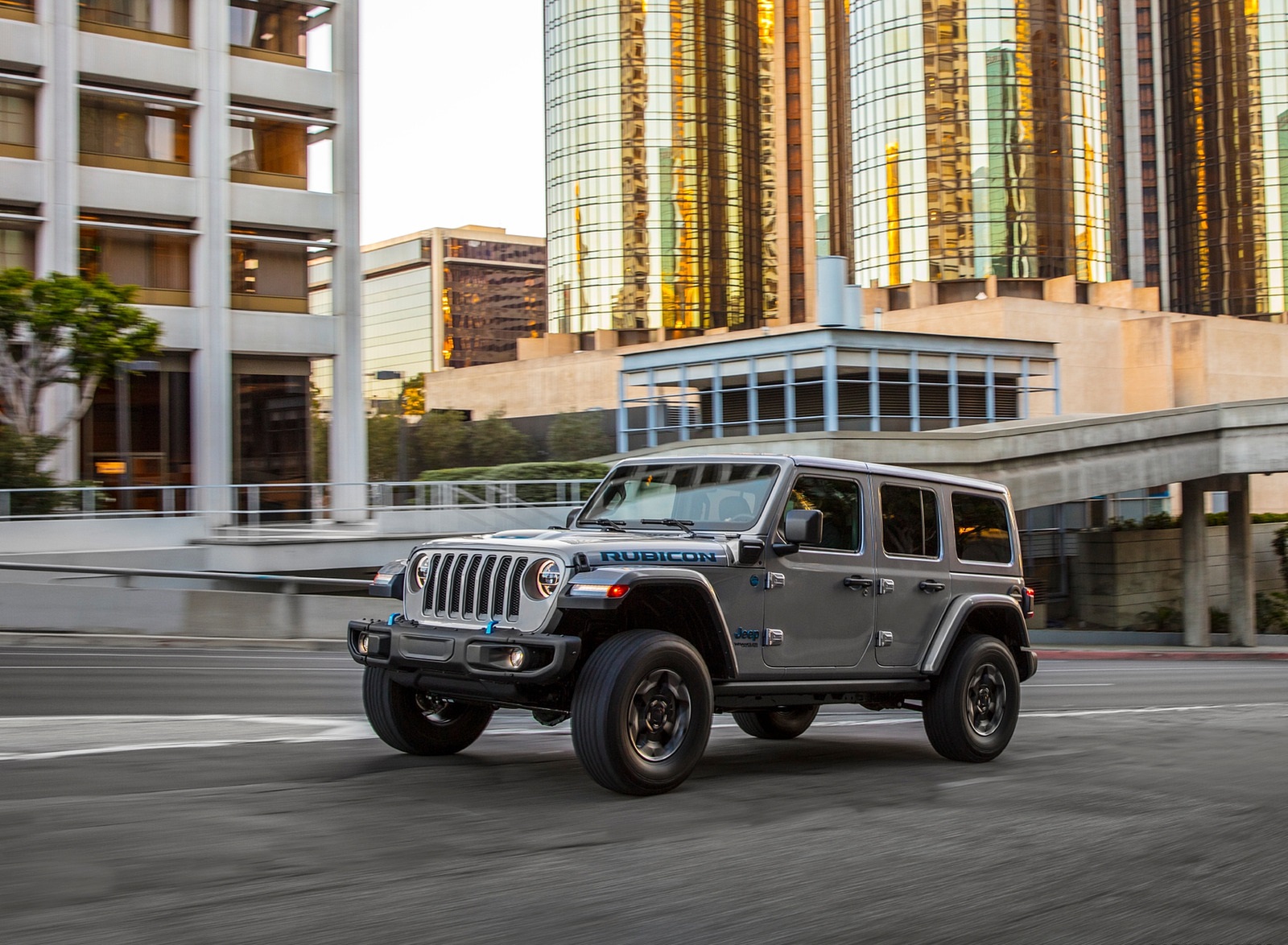 2021 Jeep Wrangler 4xe Plug-In Hybrid Front Three-Quarter Wallpapers  (2)
