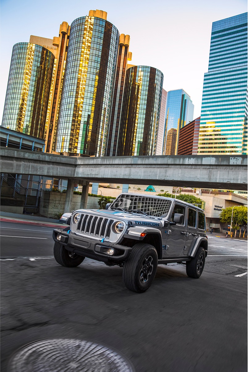 2021 Jeep Wrangler 4xe Plug-In Hybrid Front Three-Quarter Wallpapers (4)