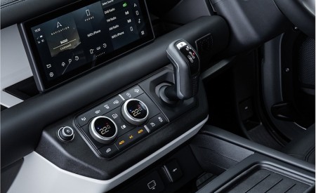 2021 Land Rover Defender 90 Central Console Wallpapers 450x275 (41)
