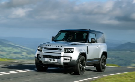 2021 Land Rover Defender 90 Front Three-Quarter Wallpapers 450x275 (3)