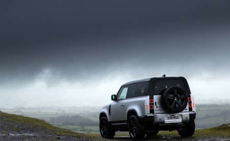 2021 Land Rover Defender 90 Rear Three-Quarter Wallpapers 450x275 (22)
