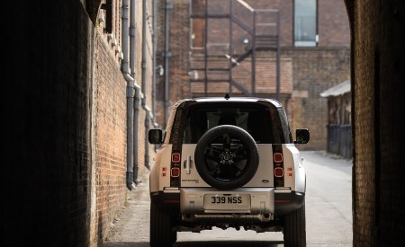 2021 Land Rover Defender 90 Rear Wallpapers 450x275 (30)