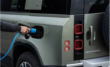 2021 Land Rover Defender Plug-In Hybrid Charging Wallpapers  450x275 (28)
