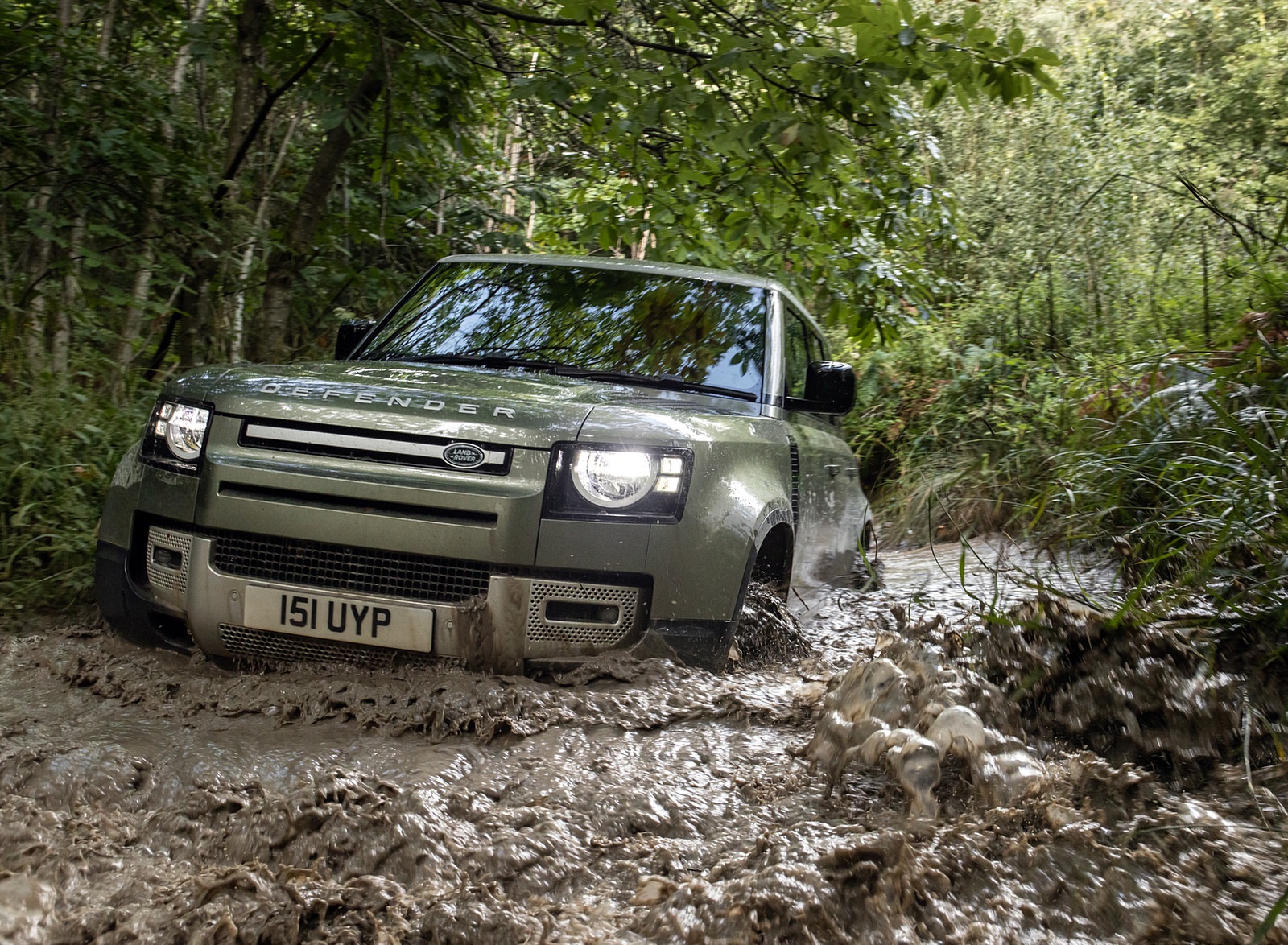 2021 Land Rover Defender Plug-In Hybrid Off-Road Wallpapers (13)