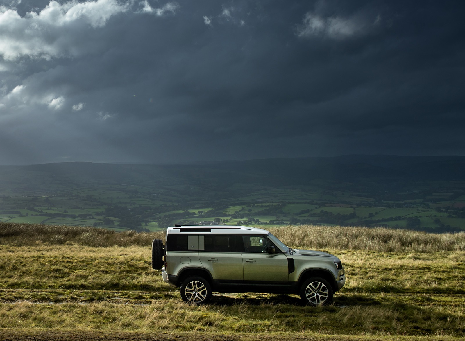 2021 Land Rover Defender Plug-In Hybrid Side Wallpapers (11)