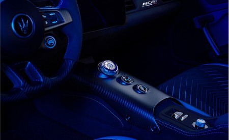 2021 Maserati MC20 Central Console Wallpapers  450x275 (127)