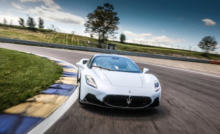 2021 Maserati MC20 (Color: Bianco Audace) Front Wallpapers 450x275 (62)