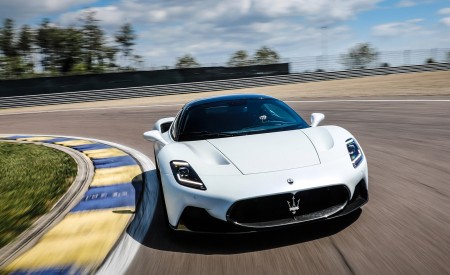 2021 Maserati MC20 (Color: Bianco Audace) Front Wallpapers 450x275 (63)