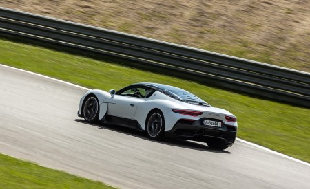 2021 Maserati MC20 (Color: Bianco Audace) Rear Three-Quarter Wallpapers 450x275 (50)